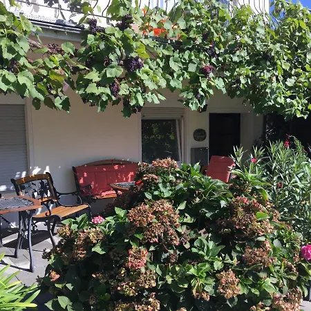 Bed & Breakfast Gaestehaus Brockmueller Farschweiler